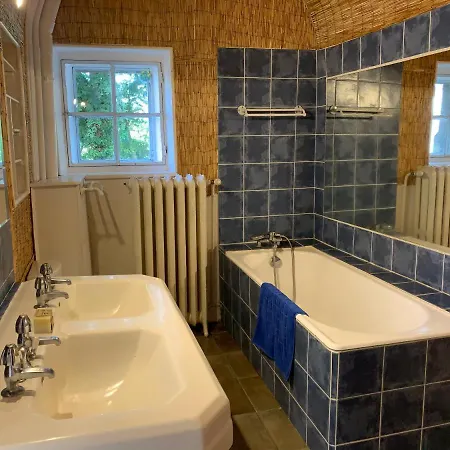 Bed & Breakfast Chateau De 3*