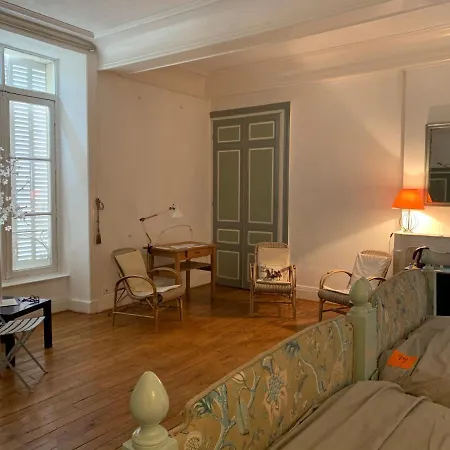 Chateau De Saint-Agoulin