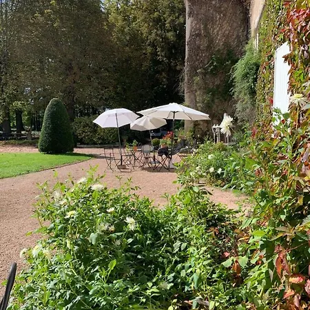 Chateau De Bed & Breakfast 3*